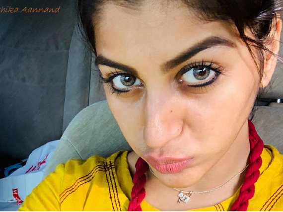 Yashika Aannand 01