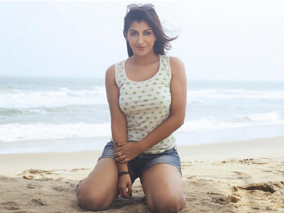 Yashika Aannand 03